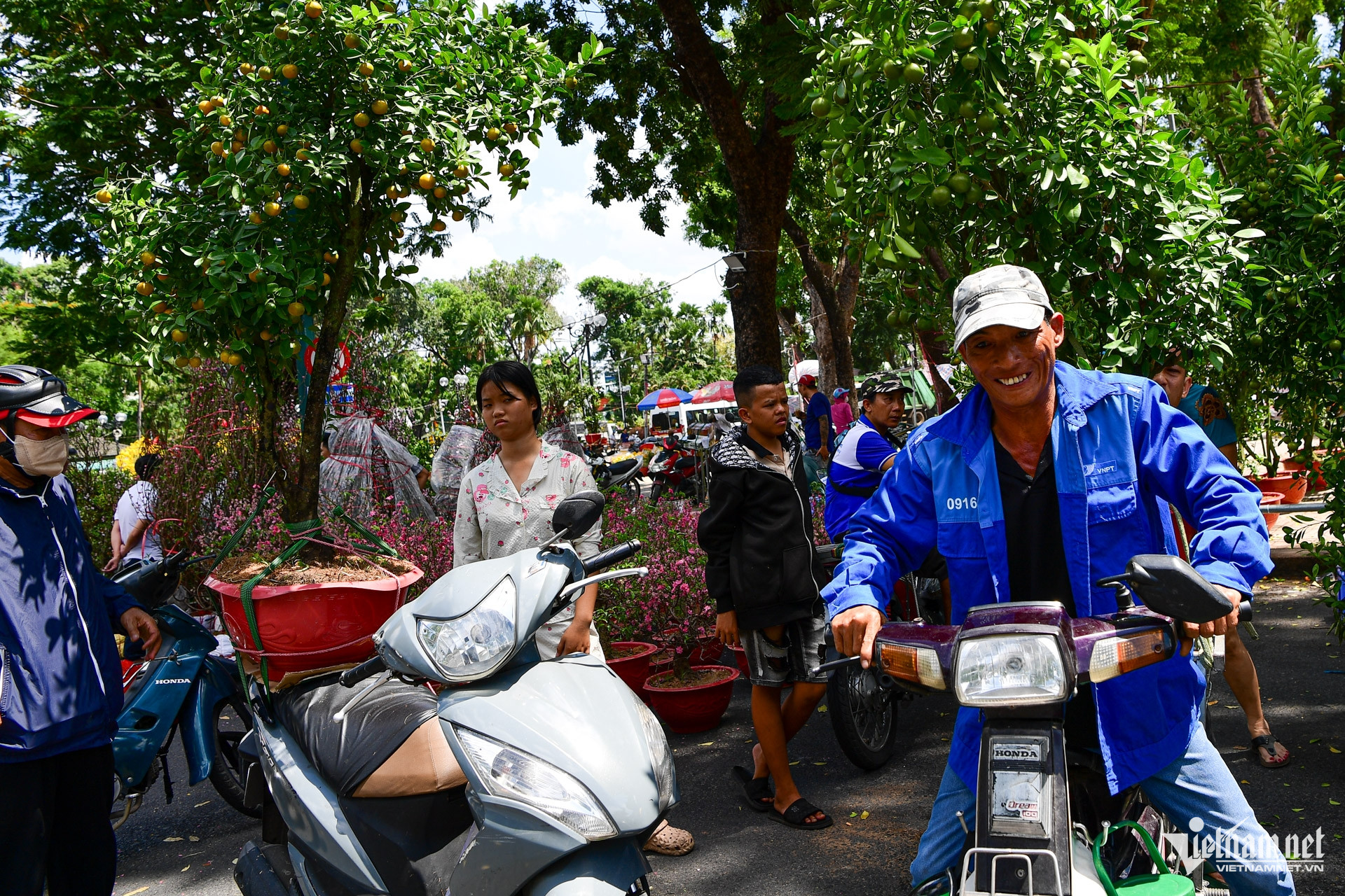 W-chợ hoa TPHCM tết Nguyễn Huế 4.jpg