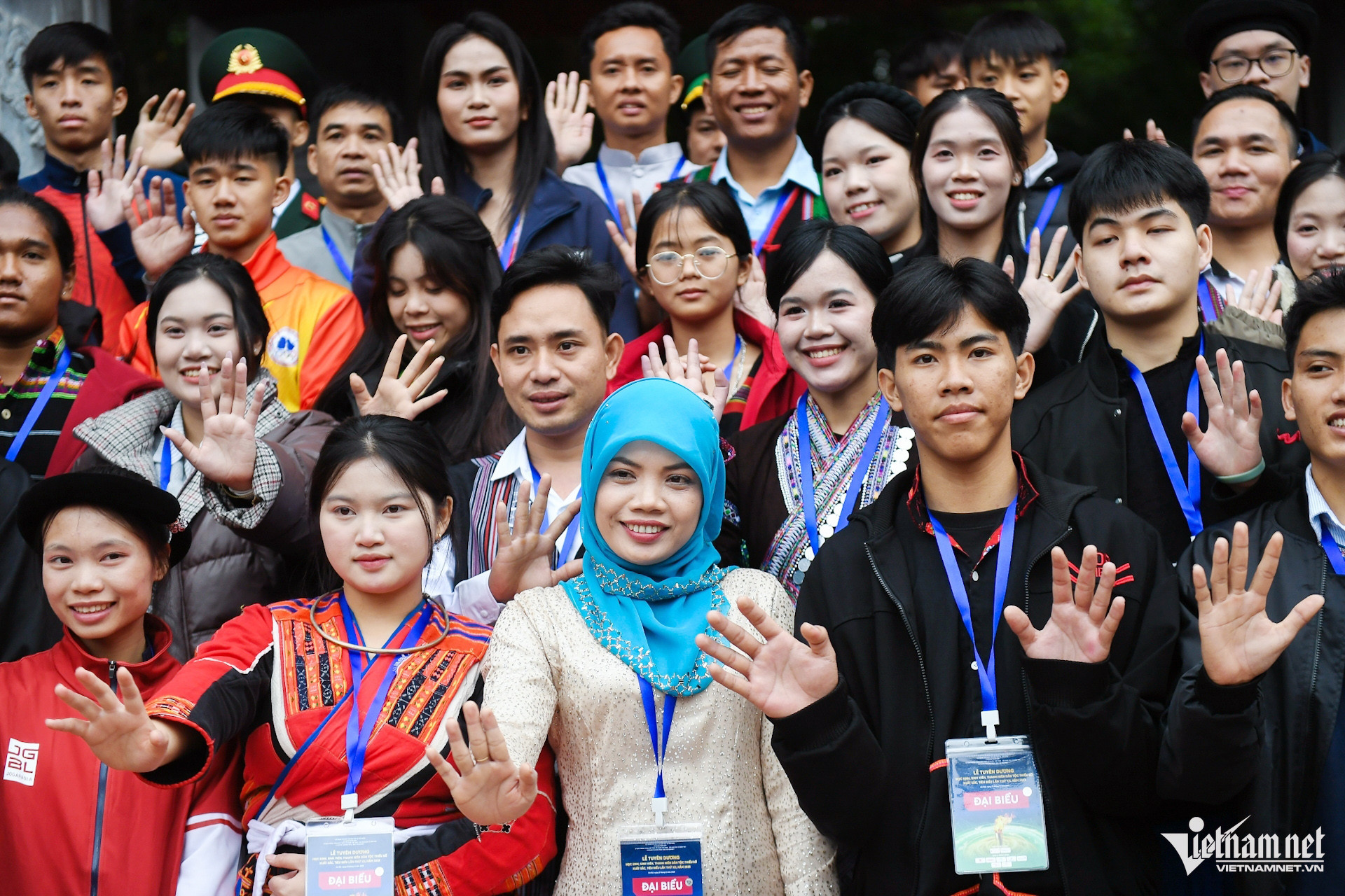 w van mieu 4jpg 1781 1976.jpg