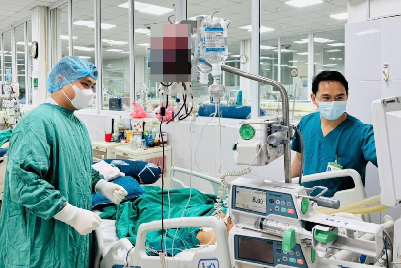 Từ thủ khoa Đại học Y Hà Nội đến 'người gác cửa sinh tử' trung tâm ICU bs pham van phuc 2.png