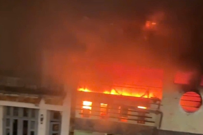 Cháy nhà 3 tầng trong đêm giao thừa ở TPHCM
