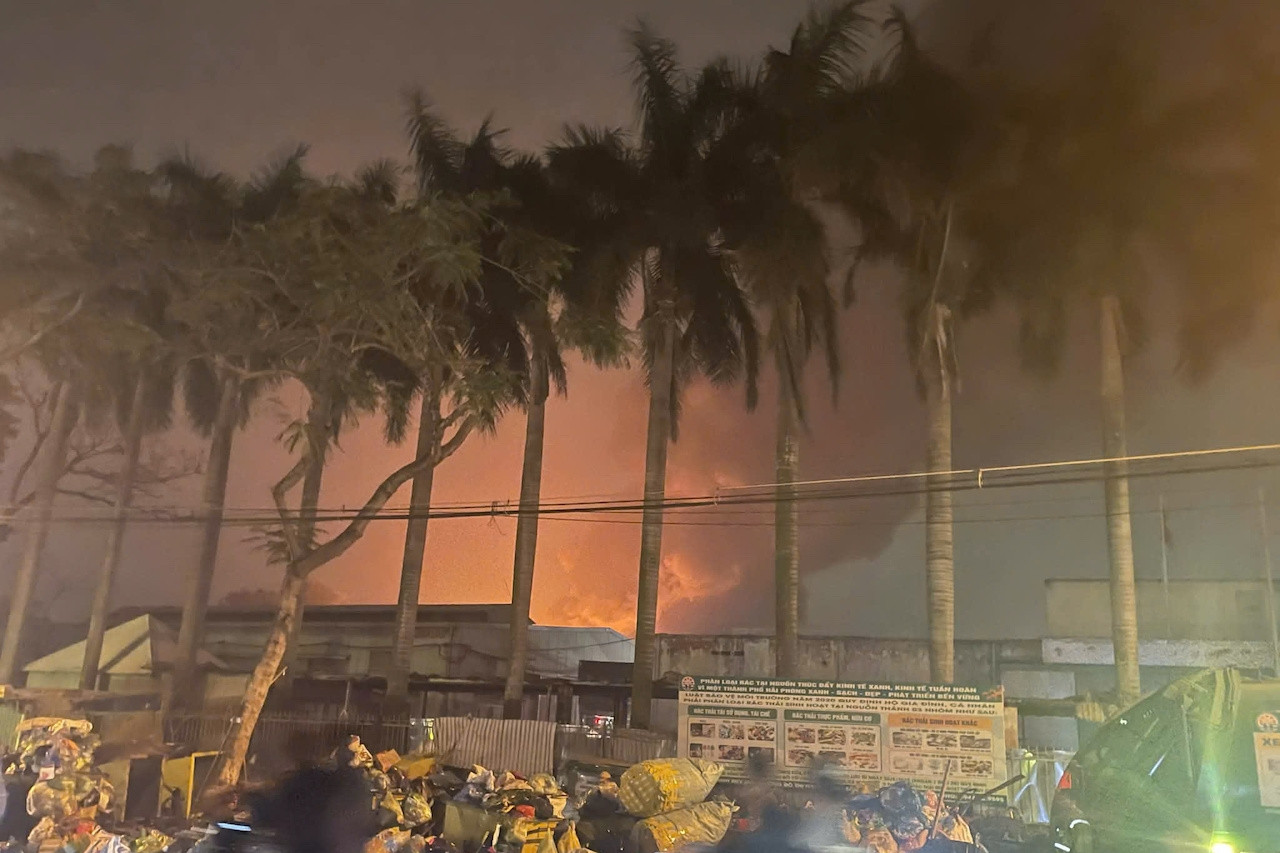 Cháy nhà máy giày Vento ở Hải Phòng