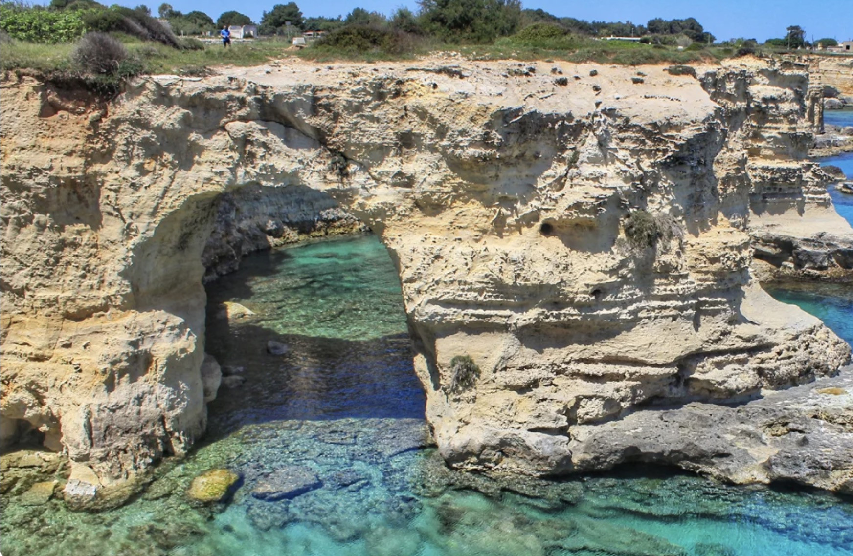 Cổng vòm Tình yêu. Ảnh: Shutterstock