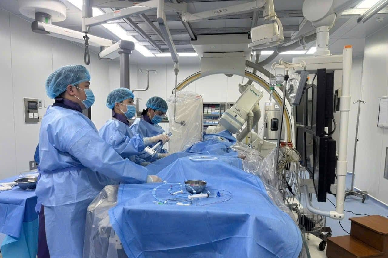 Cứu nữ bệnh nhân nhồi máu cơ tim cấp trước thềm năm mới, giáo sư cảnh báo khẩn