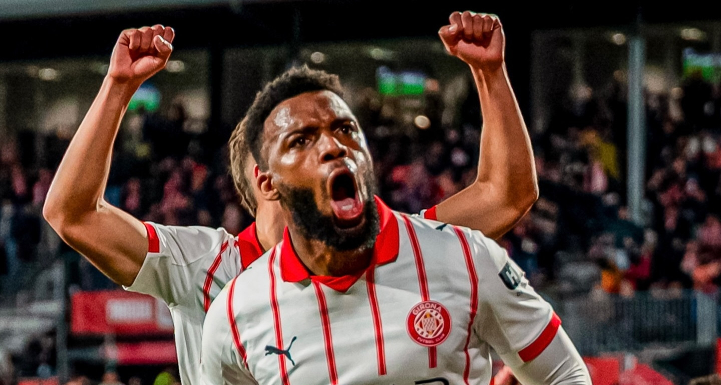 Girona Lật Đổ Barcelona 2-1, Real Madrid Chiếm Ngôi Đầu La Liga
