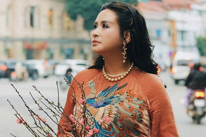 NSND Thanh Lam đầu năm nhiều tâm sự, MC Hoài Anh tất bật đón Tết