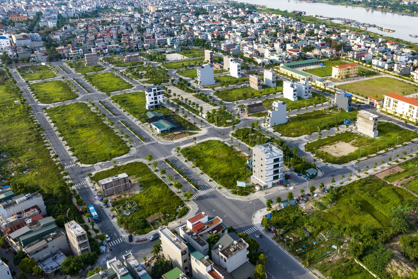 Thương người cho ở tạm sau khi mua đất, trả giá bằng nhiều năm đòi lại