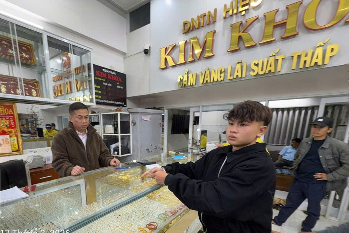 Bắt giữ hai nghi phạm 18 tuổi gây án cướp giật tiệm vàng ở Lâm Đồng