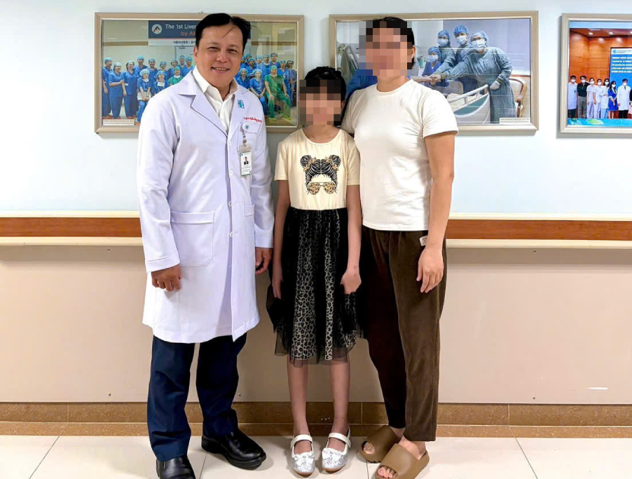 Chia đôi lá gan để cứu hai sinh mạng benh nhan (6).png