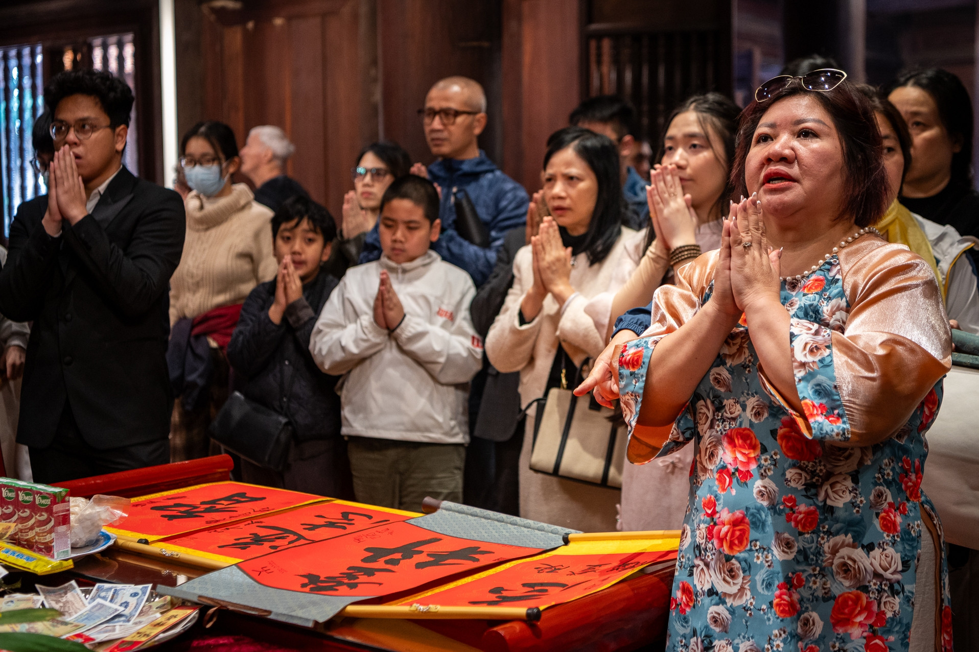 Du xuân Văn Miếu - Quốc Tử Giám, tấp nập xin chữ đầu năm