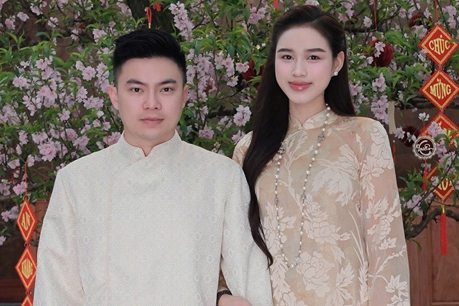 Hoa hậu Kỳ Duyên quấn quýt Đoàn Thiên Ân, Đỗ Thị Hà tình tứ bên chồng đại gia