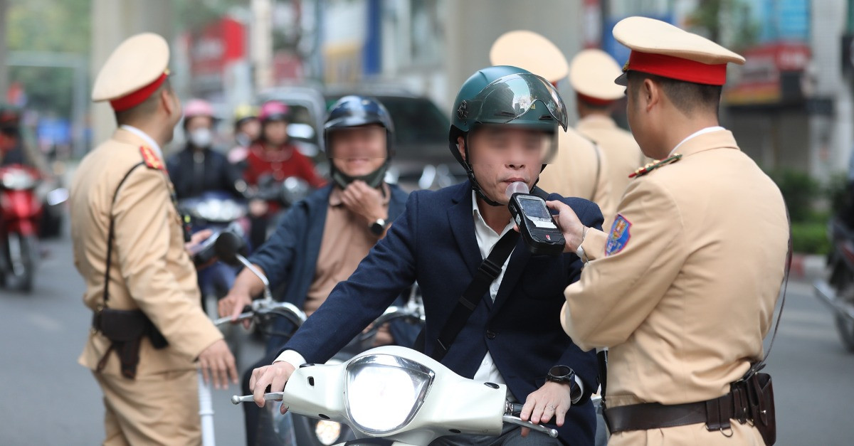 CSGT xử phạt hơn 2.800 tài xế vi phạm nồng độ cồn trong mùng 2 Tết