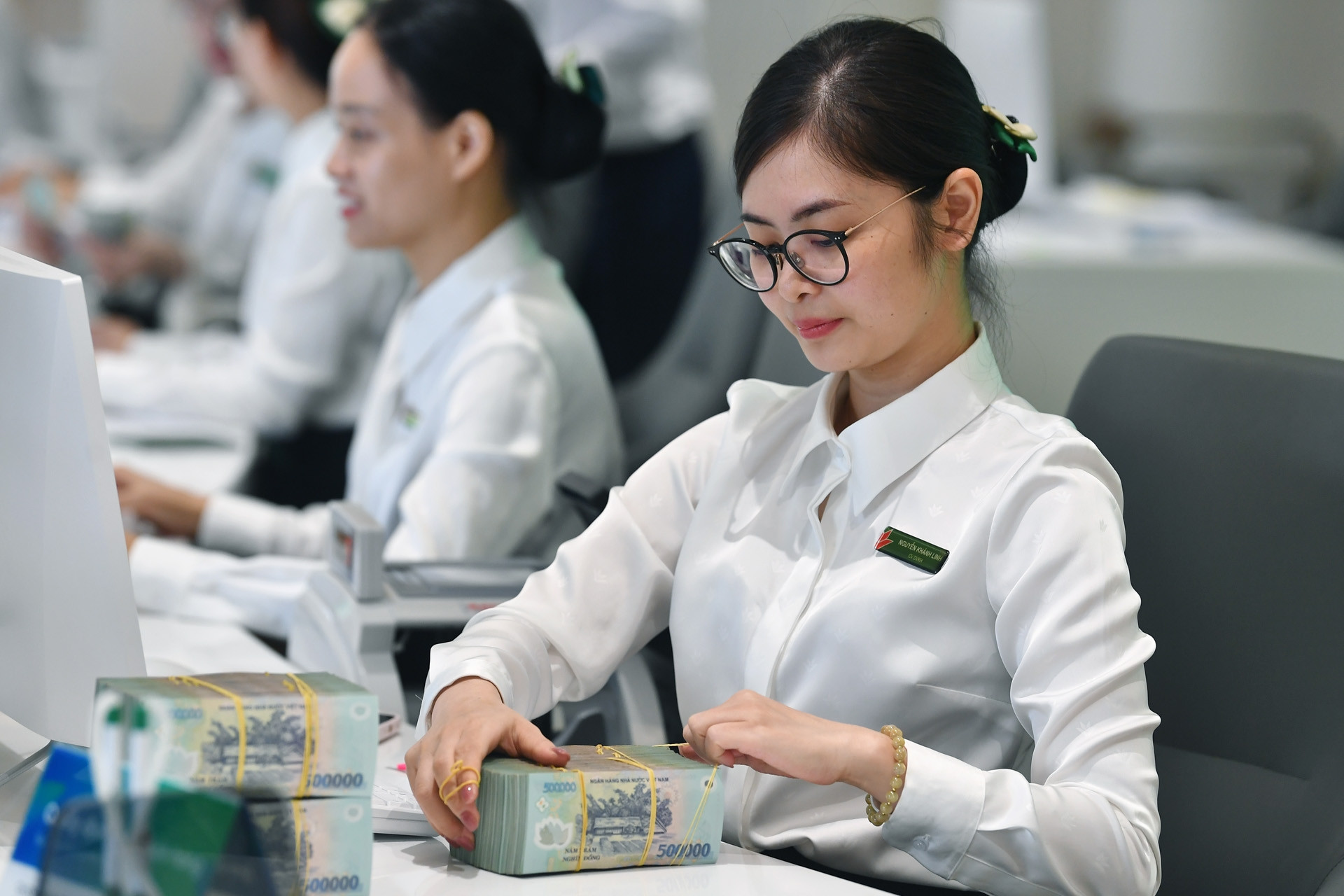 Lộ diện hai ngân hàng có thu nhập nhân viên tăng rất cao