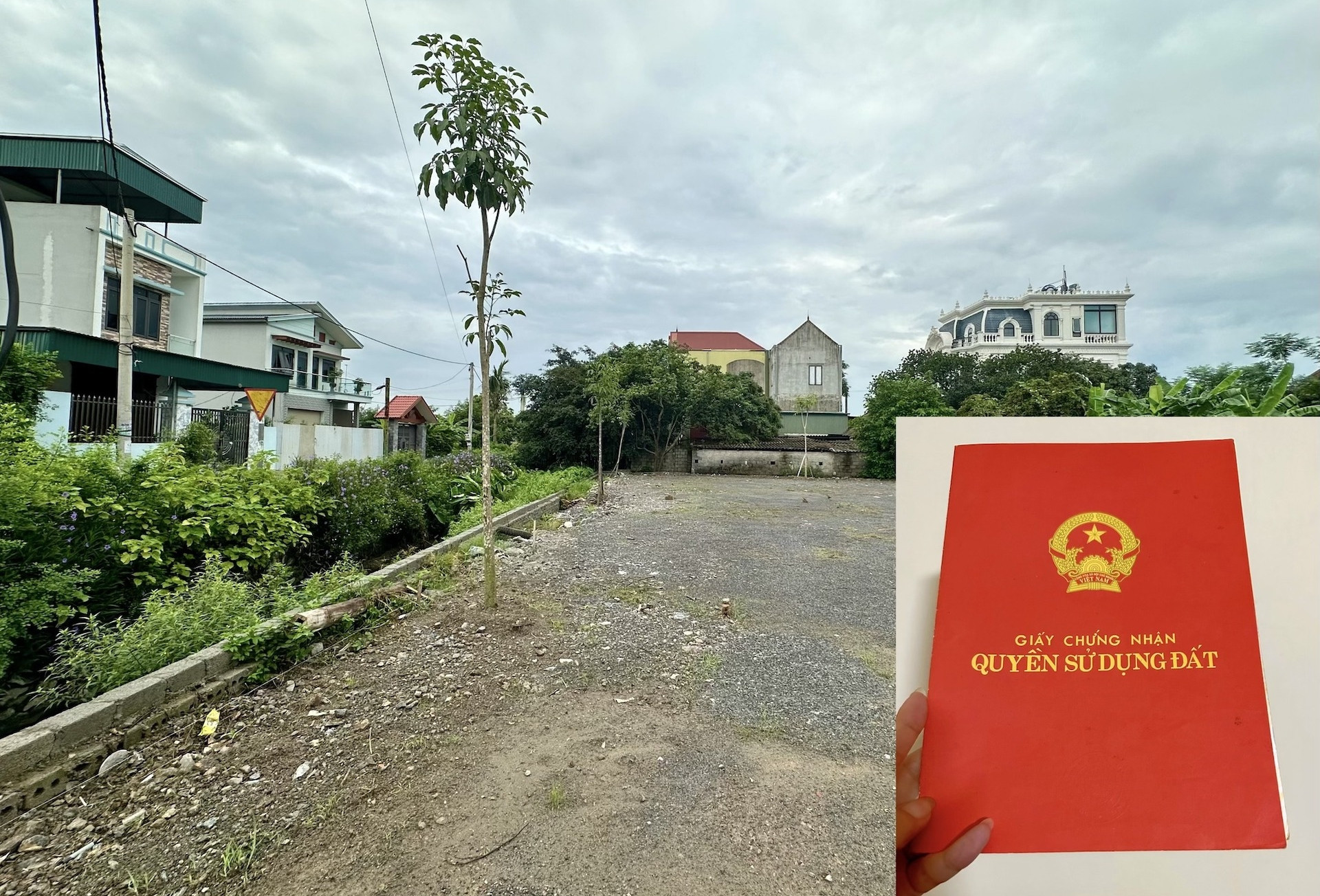 Mua đất bằng giấy viết tay, ‘ôm’ sổ đỏ 18 năm mắc kẹt khi chủ cũ bỏ đi biệt tích