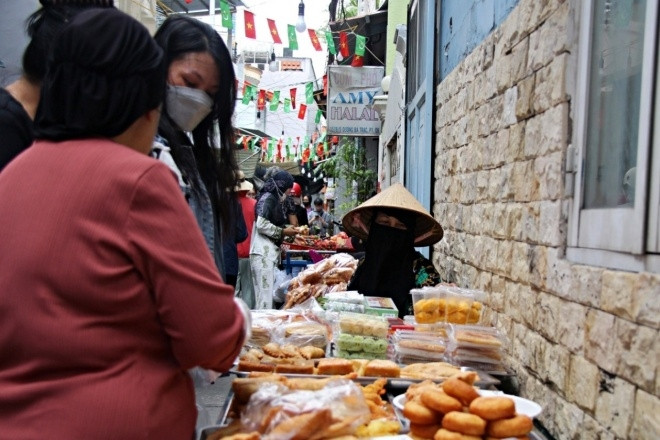 Mùng 2 Tết trùng tháng Ramadan, xóm đạo Hồi ở TPHCM đón năm mới đặc biệt