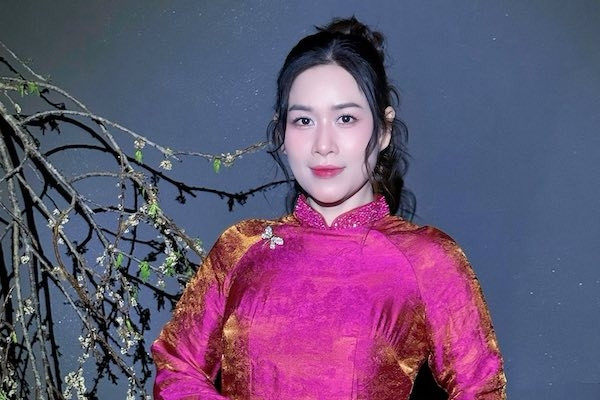 'Nguyệt thảo mai' của 'Phía trước là bầu trời' khóc nức nở đêm giao thừa