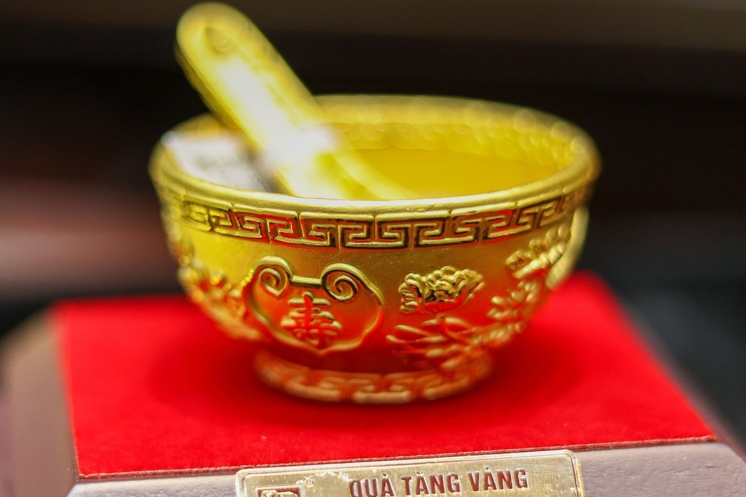 Giá vàng hôm nay 19/2/2026 duy trì quanh mốc 5.000 USD/ounce, thêm tín hiệu mới