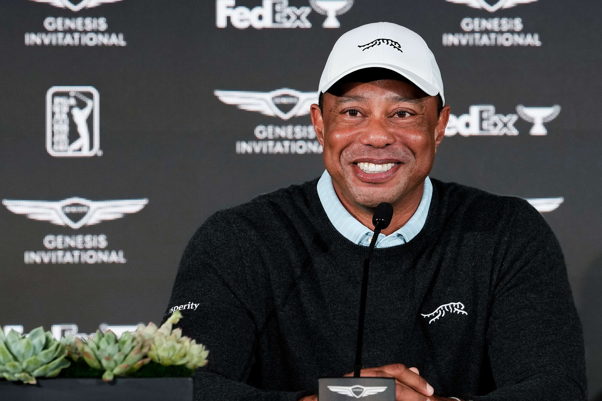 Tiger Woods hướng về The Masters: Tương lai vẫn phủ sương mù