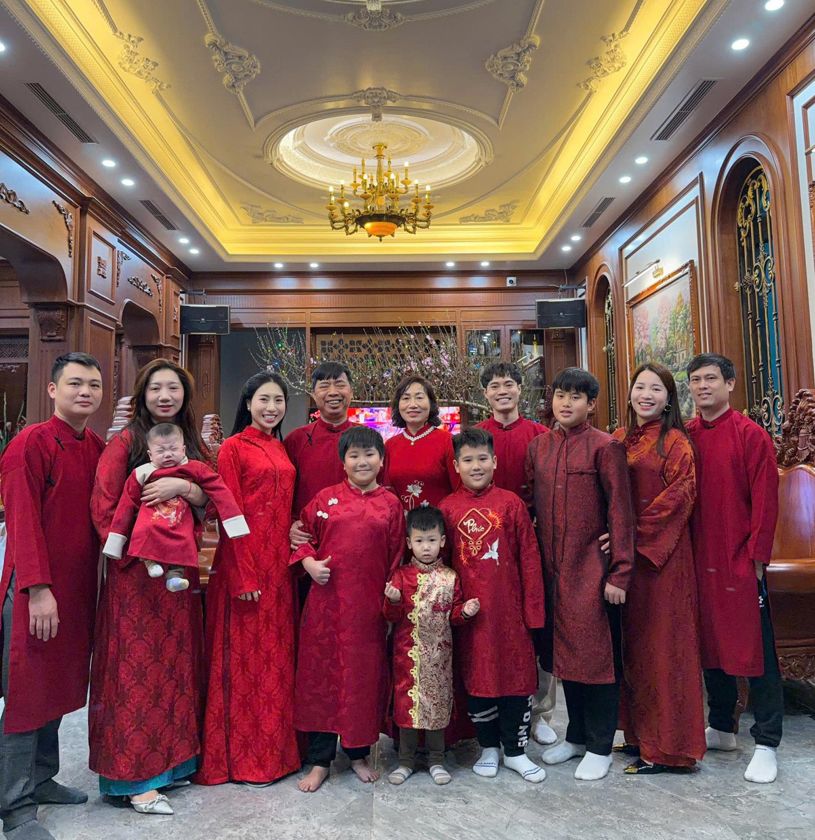 Sao bóng đá Việt Nam tưng bừng chơi Tết van toan.jpg