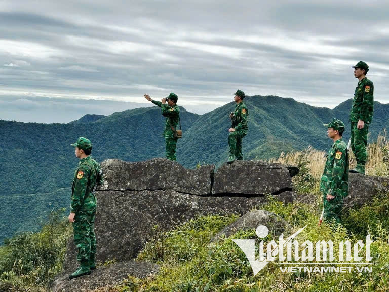 W-Đồn Biên phòng Quảng Đức tăng cường tuần tra, kiểm soát cả trên bộ và trên biển.jpg