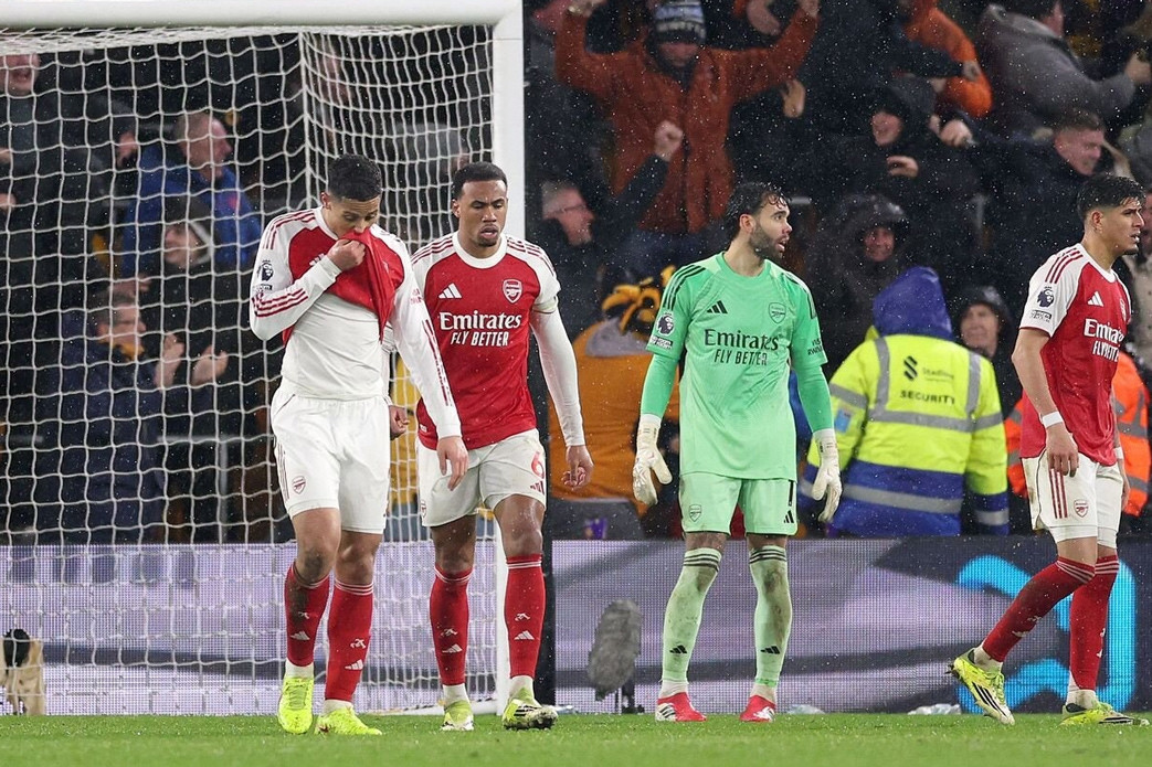 Arsenal sụp đổ choáng váng trước đội bét bảng Ngoại hạng Anh