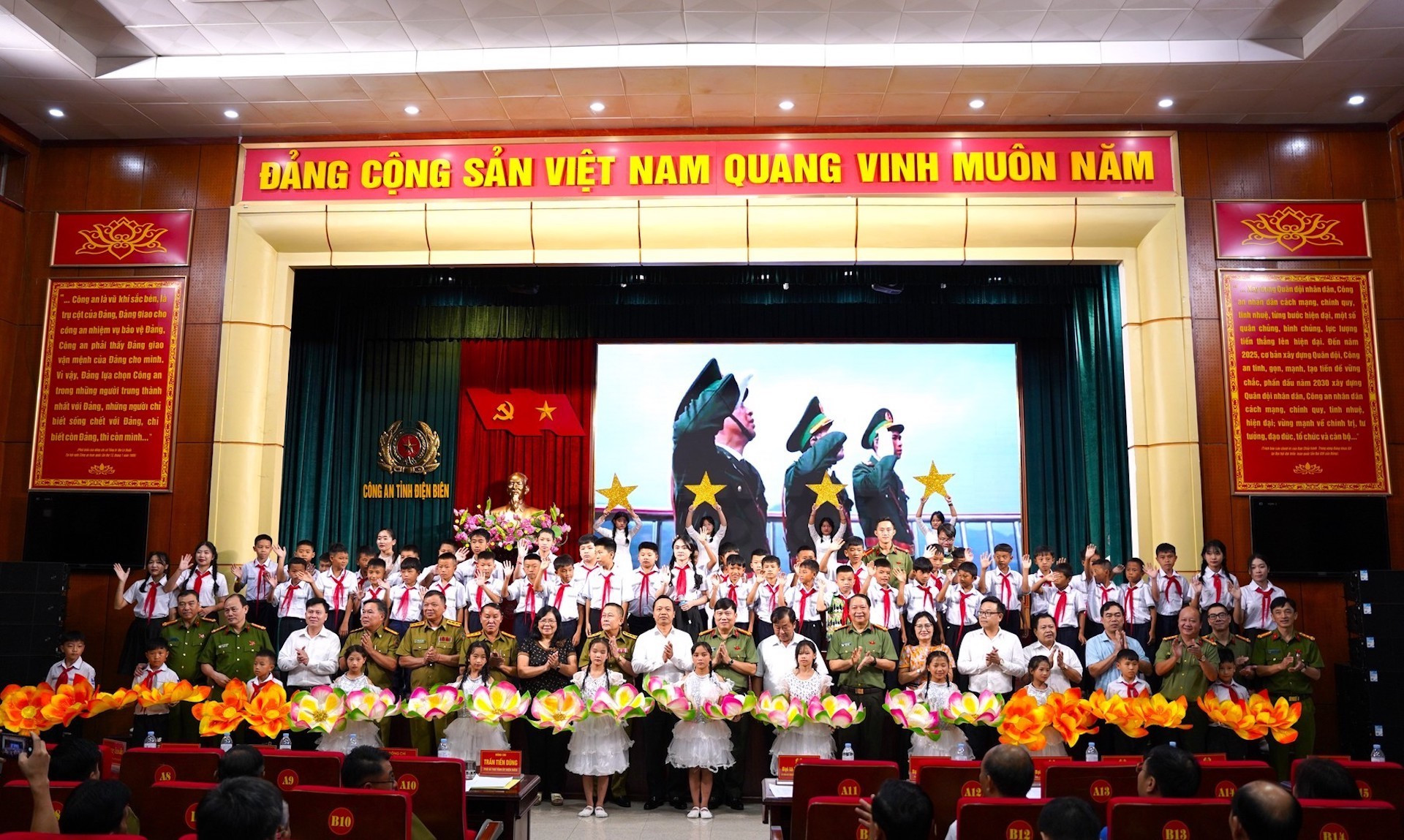 công an điện biên  dùng.jpeg