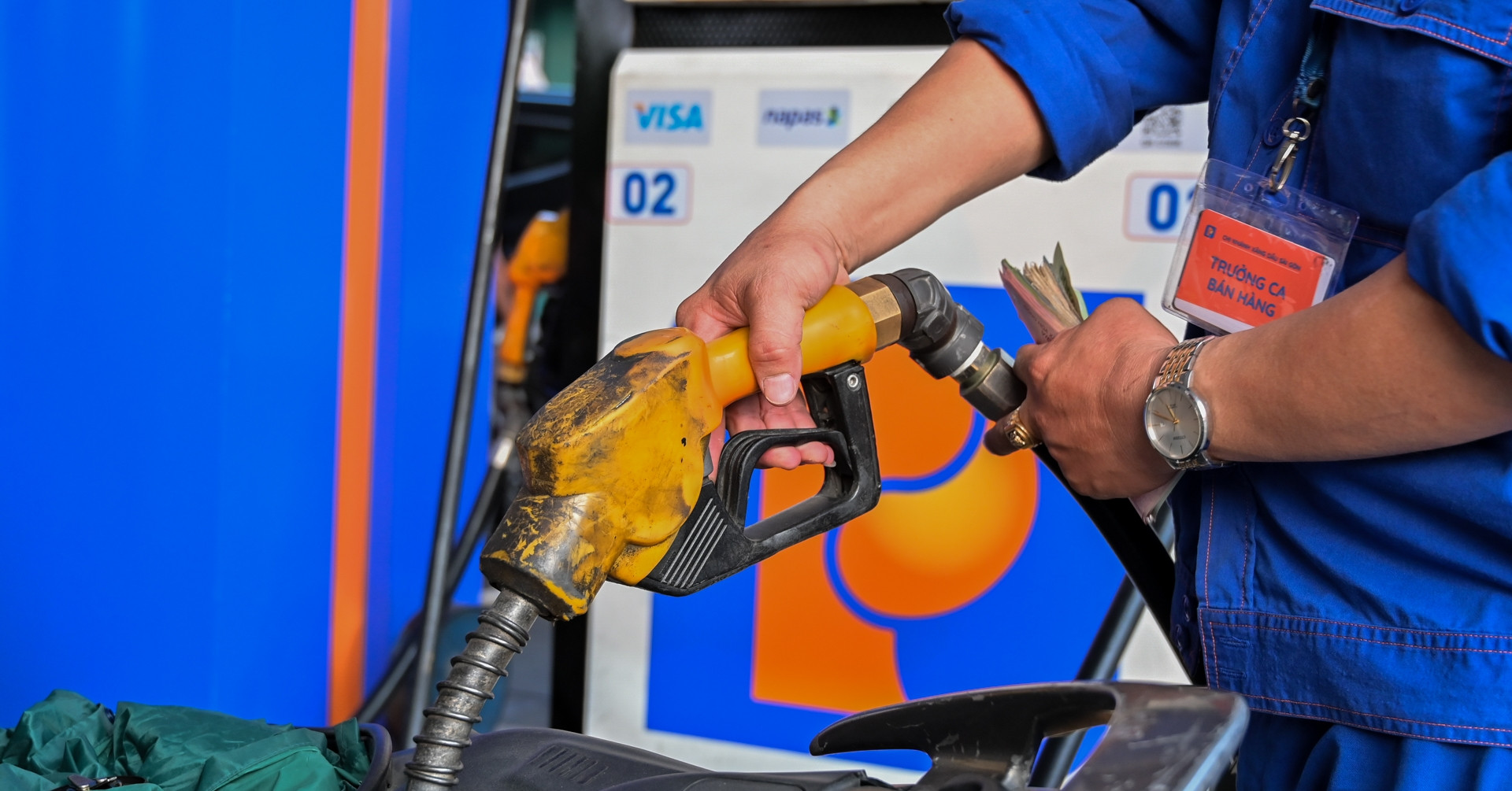 Giá xăng ngày mai có thể tăng lần thứ 4 liên tiếp