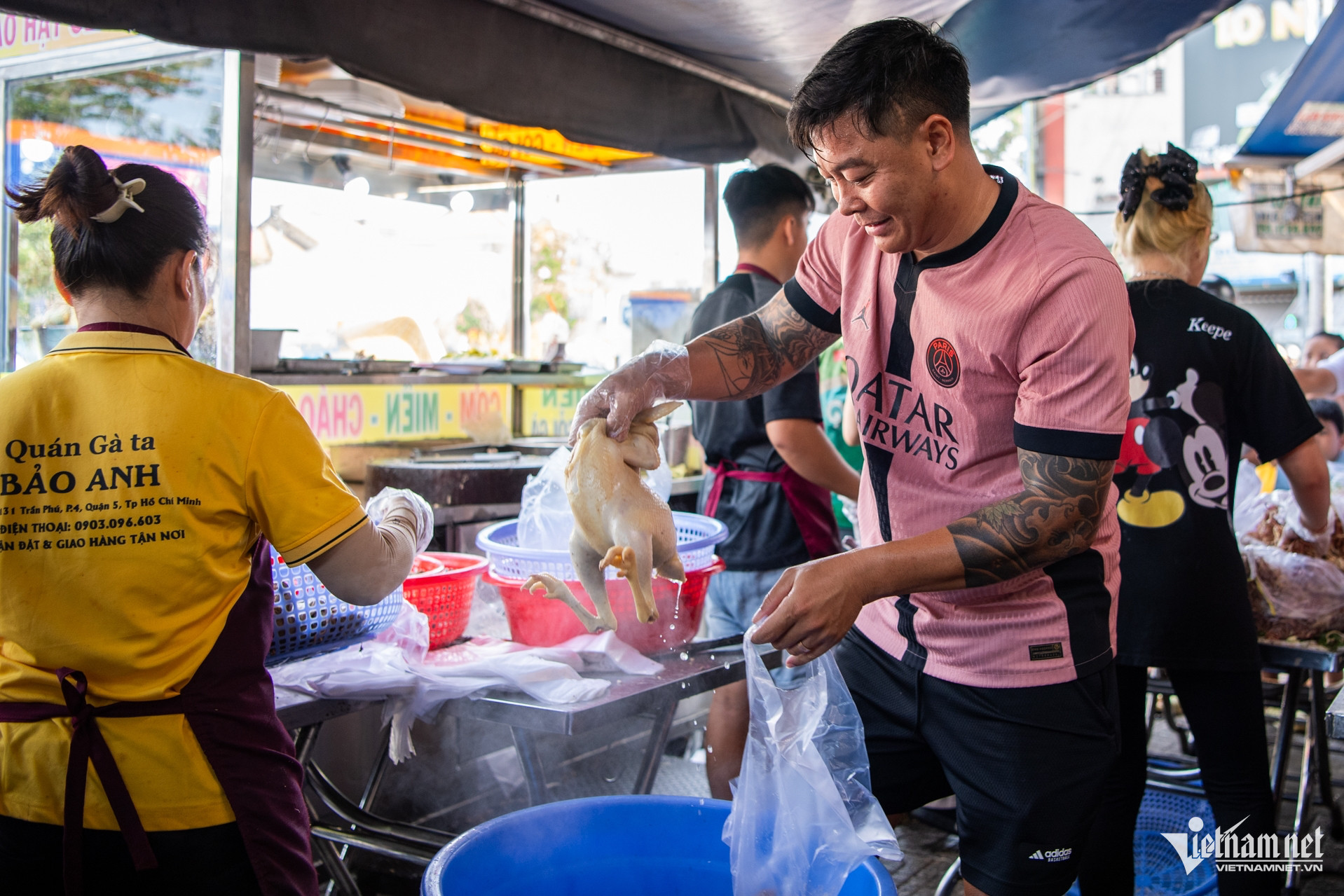 W-Mùng 3 cúng gà TPHCM Tuấn Hùng 46.jpg