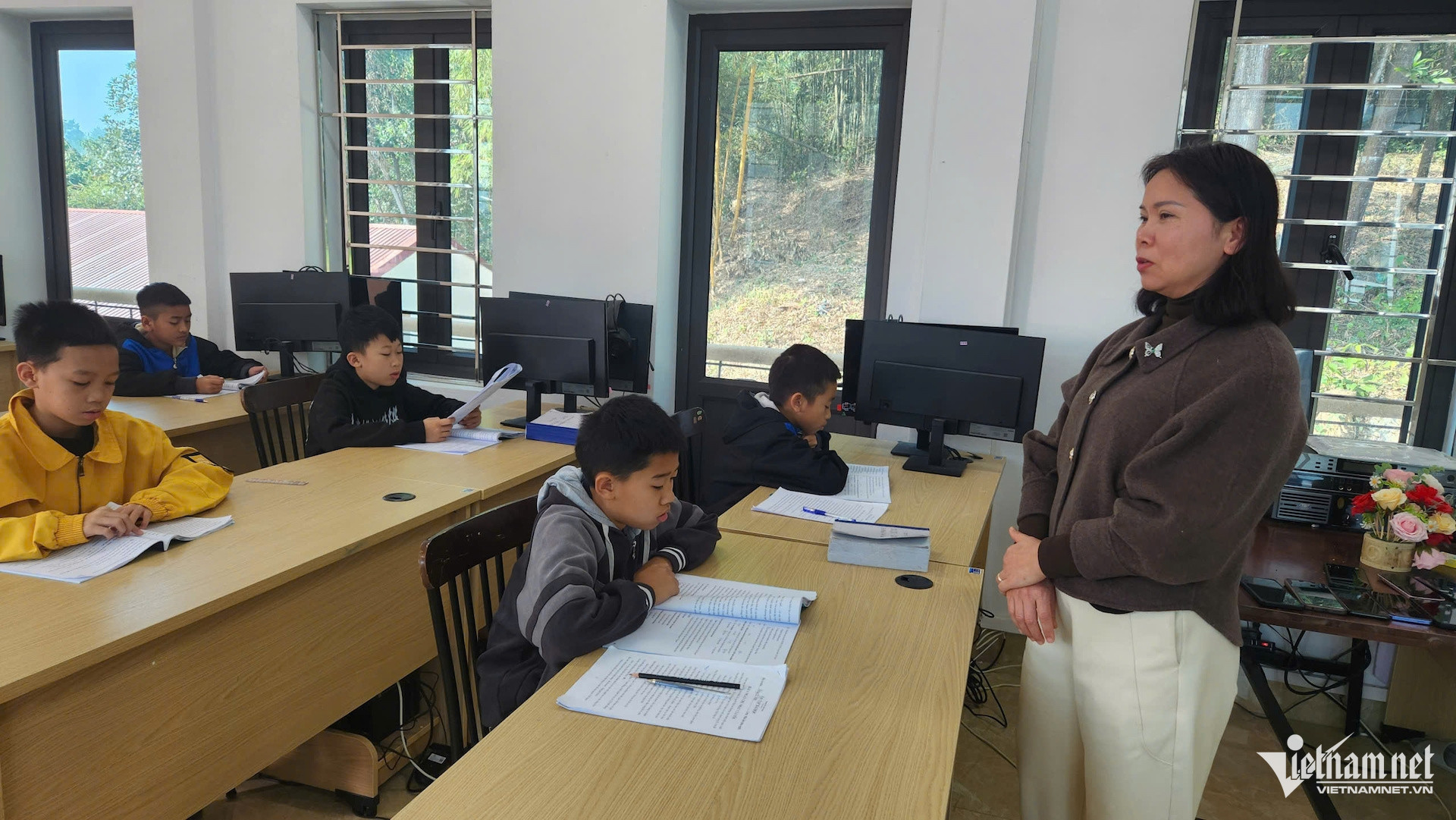 W-người lào 4.jpg