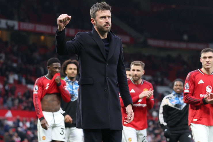 Carrick MU Fulham.jpg