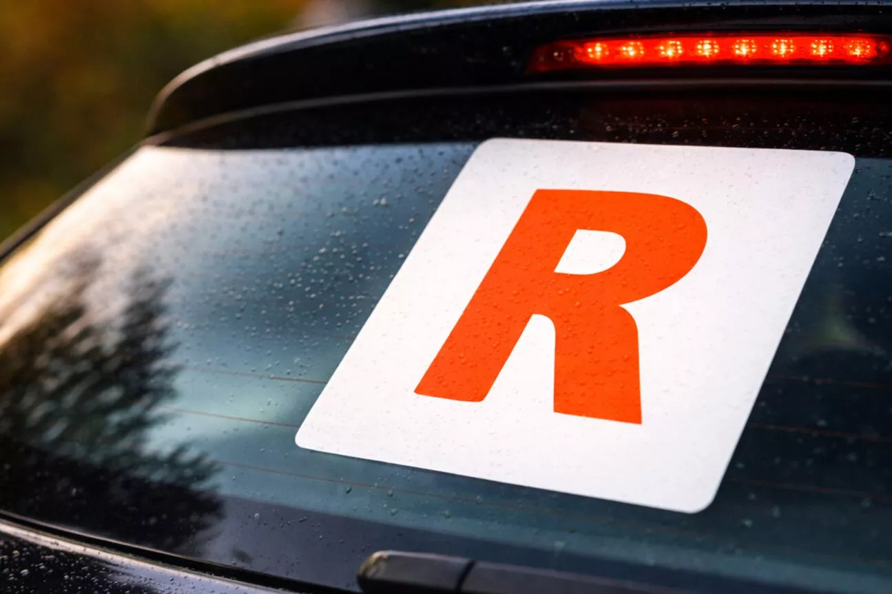 Giám sát chặt tài xế trẻ mới nhận bằng lái xe: Loạt quy định mới ở Bắc Ireland