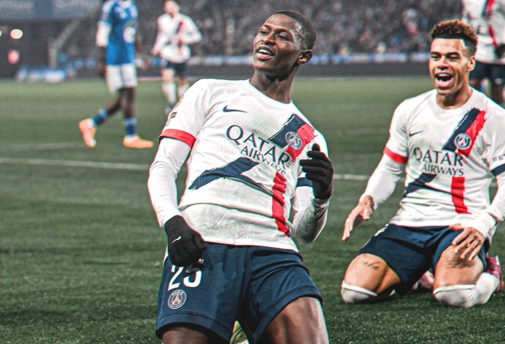 Hakimi bị đuổi, siêu hậu vệ Mendes giúp PSG đòi lại ngôi đầu