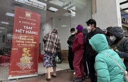 khach hang mua vang.jpg