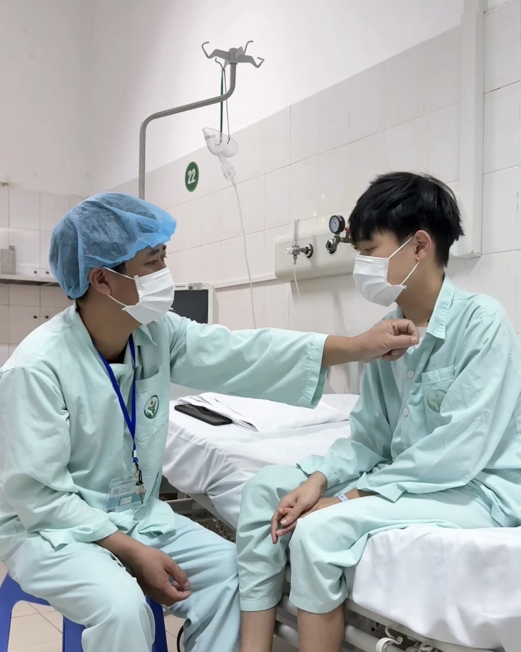 Quang Anh tại BV sau ghép tim.jpeg