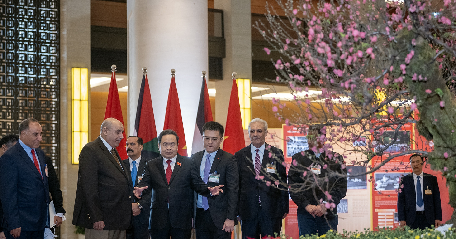 Quốc vương Jordan nhiều lần nhắc đến ấn tượng về 3 điểm đặc biệt của Việt Nam