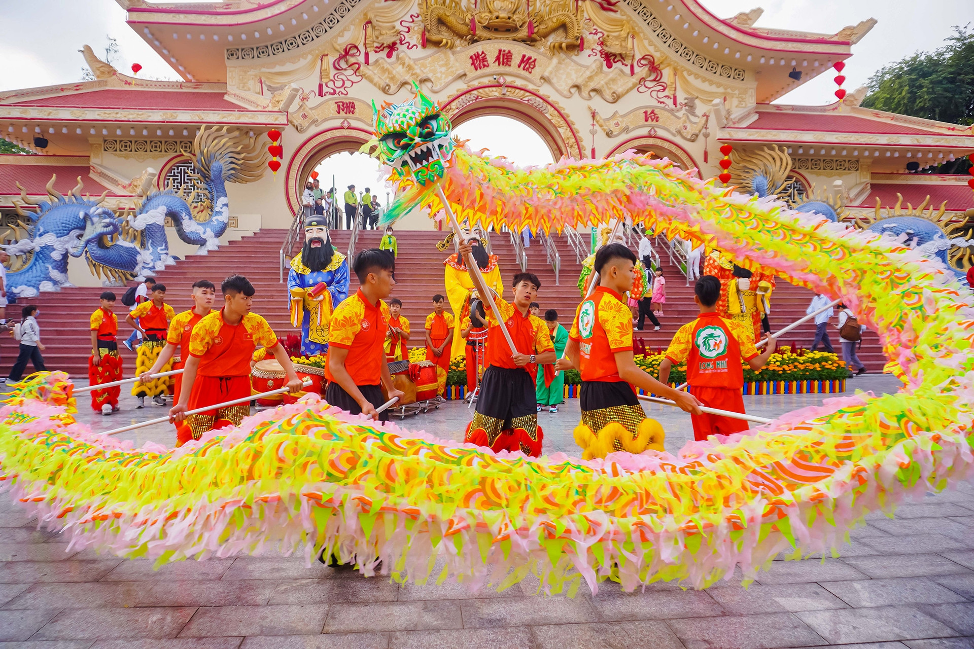 Suối Tiên: Tết Việt đa sắc màu cùng lễ hội chào Xuân Bính Ngọ