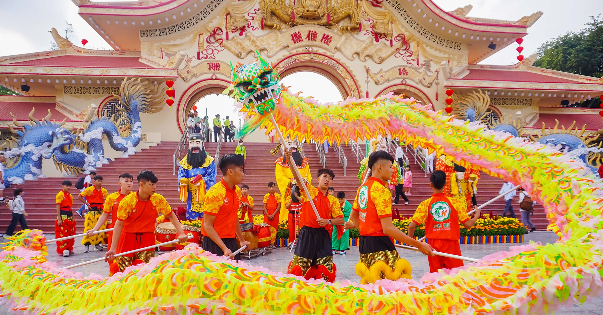 Suối Tiên: Tết Việt đa sắc màu cùng lễ hội chào Xuân Bính Ngọ