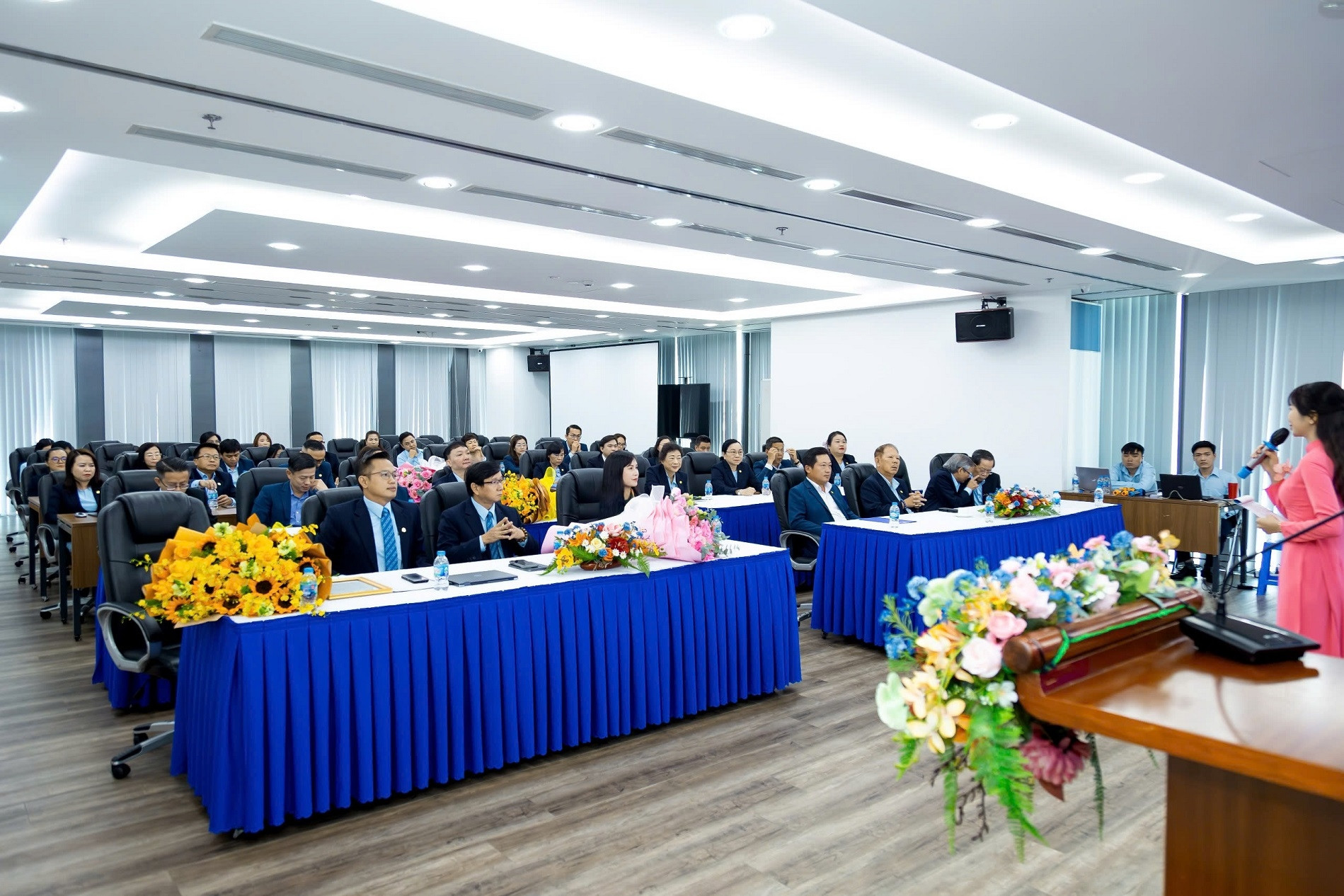 Vietbank tri ân và kiện tòan bộ máy nhân sự cấp cao