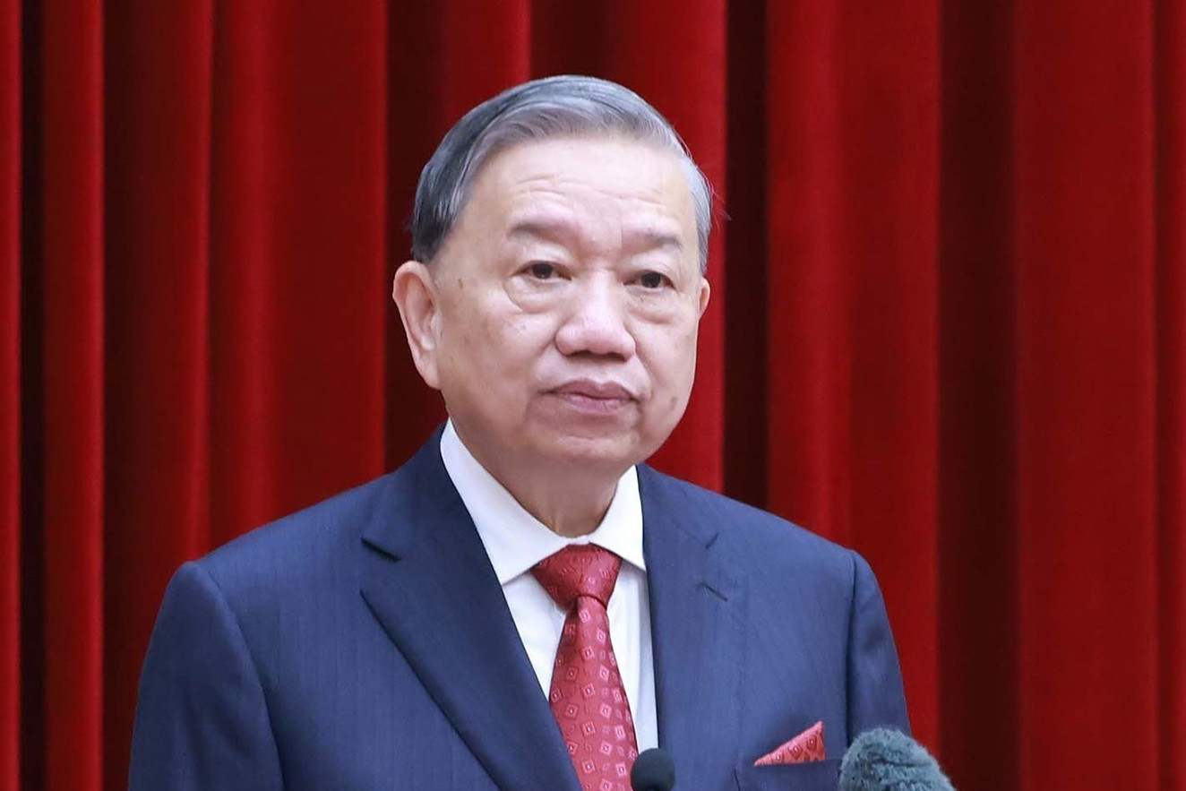 Vững bước dưới cờ Đảng