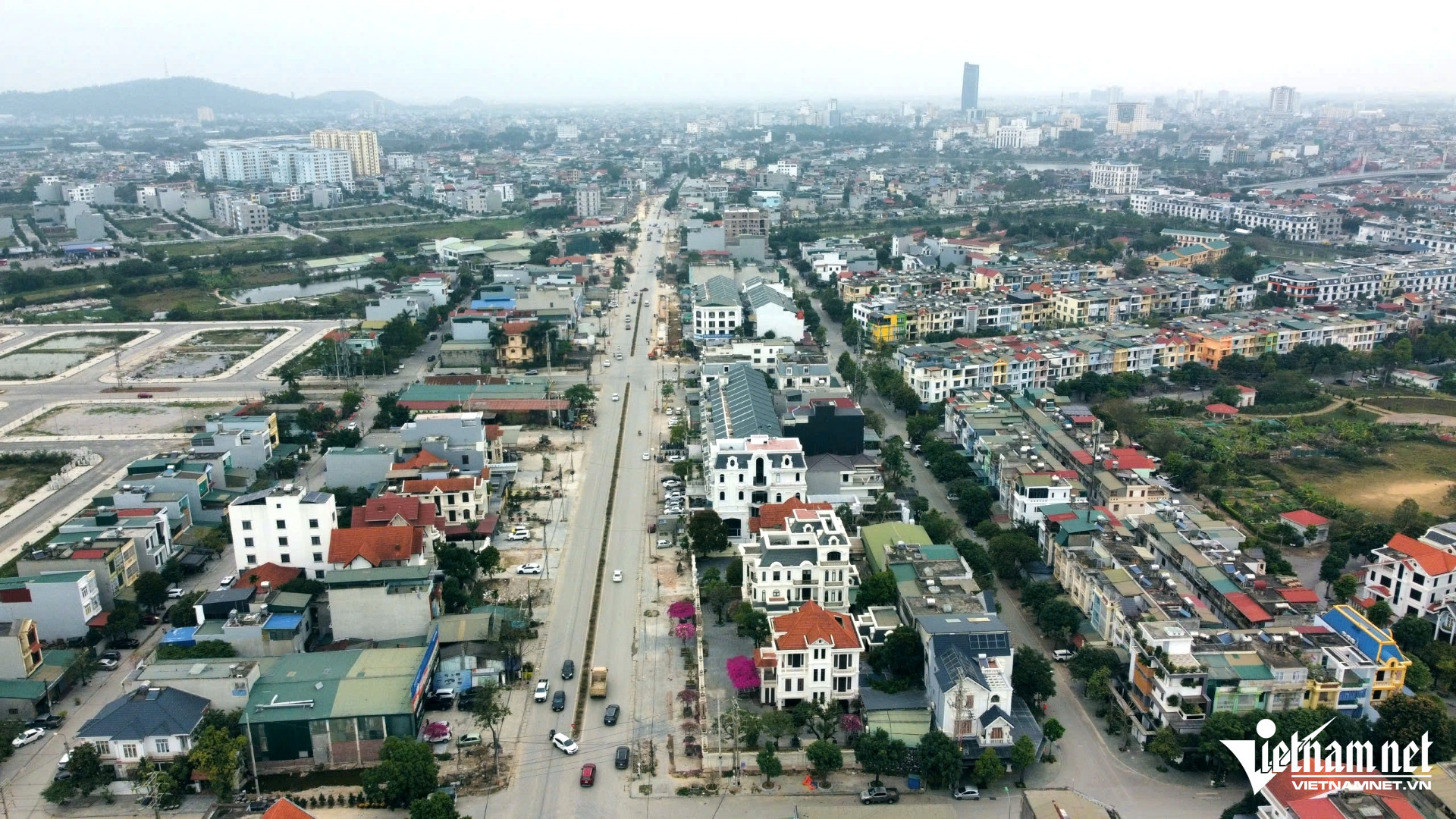 W-a1Phá dỡ hàng trăm căn nhà.jpg