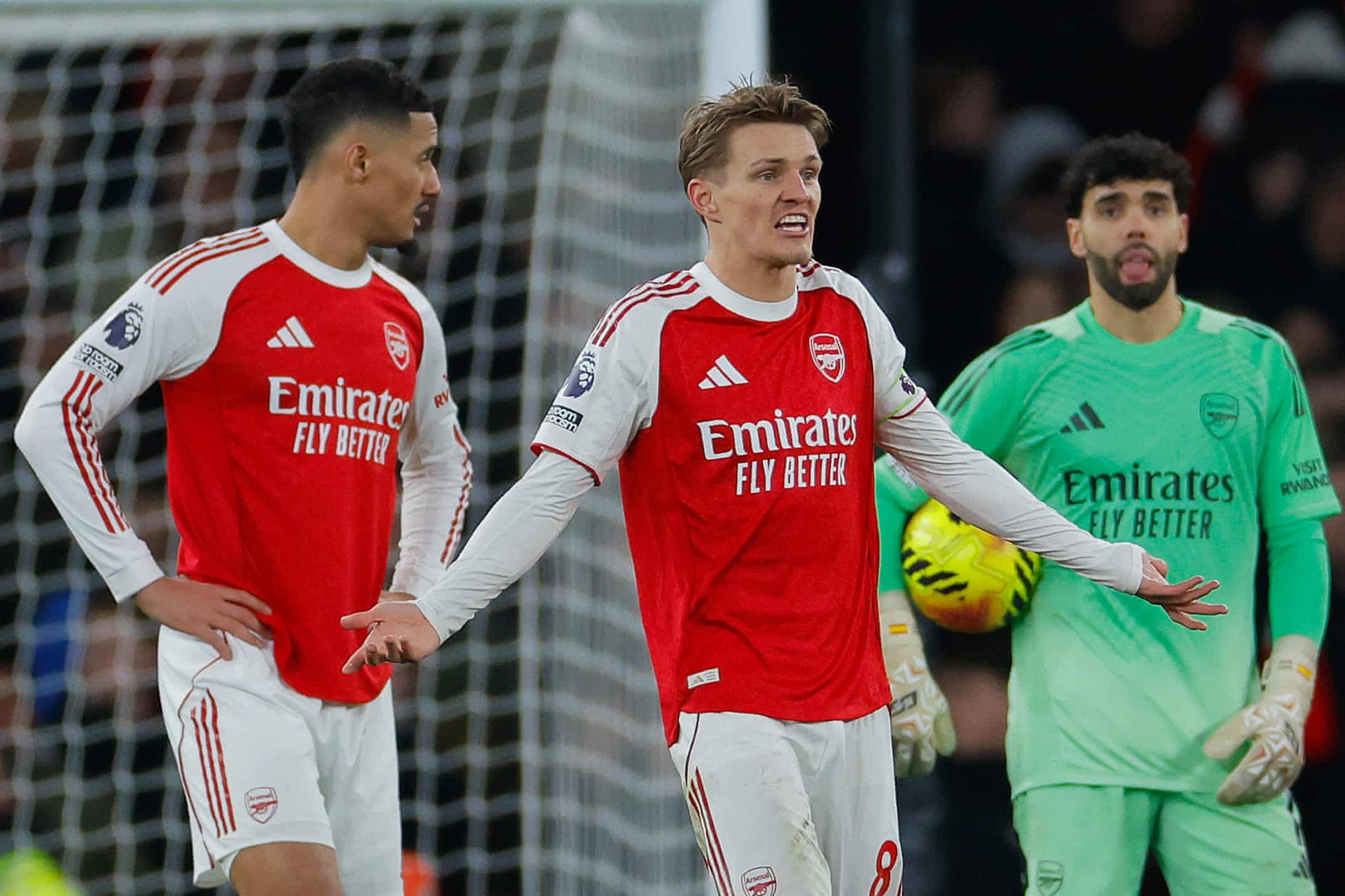 Arsenal sa sút: Bóng ma quá khứ ám ảnh Pháo thủ