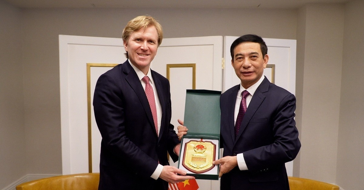 Đại tướng Phan Văn Giang tiếp Thứ trưởng thứ nhất Bộ Chiến tranh Mỹ