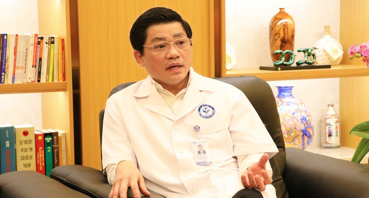 Giáo sư Nguyễn Duy Anh: Làm quản lý nhưng không rời chuyên môn sản phụ khoa