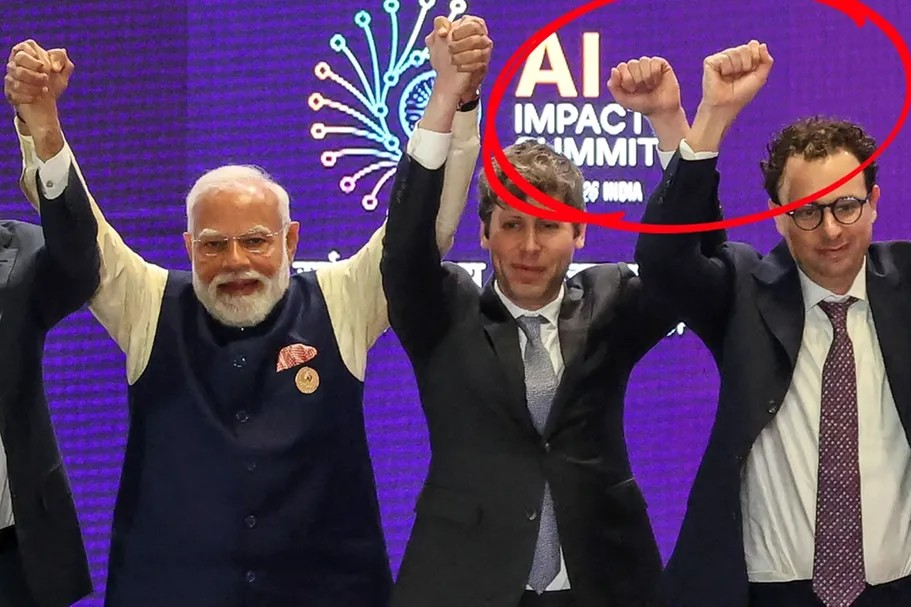 Khoảnh khắc hai sếp lớn AI từ chối nắm tay nhau 'gây bão'