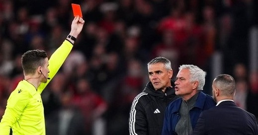 Mourinho bị nghi 'cố ý' ăn thẻ đỏ để tránh chỉ đạo Benfica tại Bernabeu
