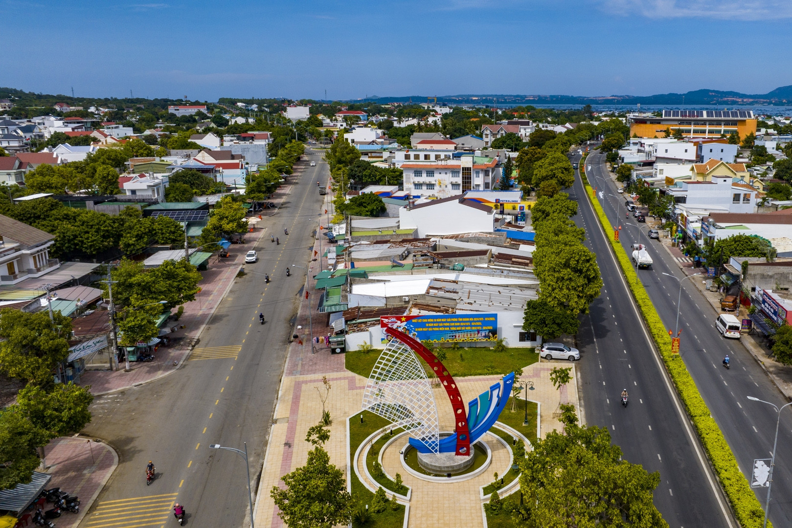 Mua đất Khánh Hoà gần 6 tỷ, công chứng chỉ 1 tỷ: Cái kết khi 'thỏa thuận ngầm'