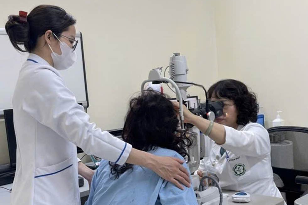 Người phụ nữ mất thị lực, chấn thương sọ não do pháo nổ khi đi chúc Tết