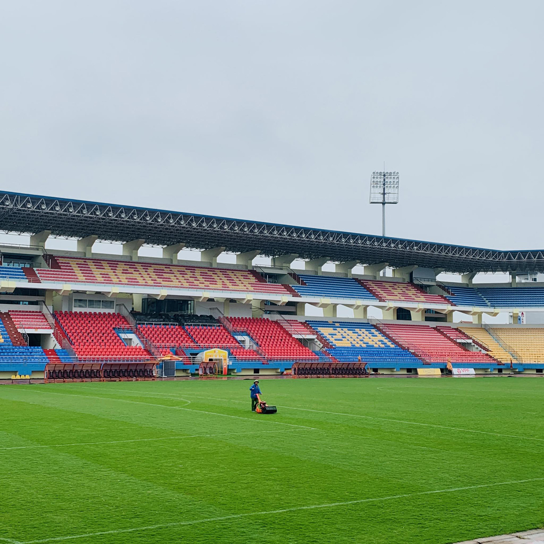 Các đội V-League nô nức hội quân sau Tết san ninh binh.jpg