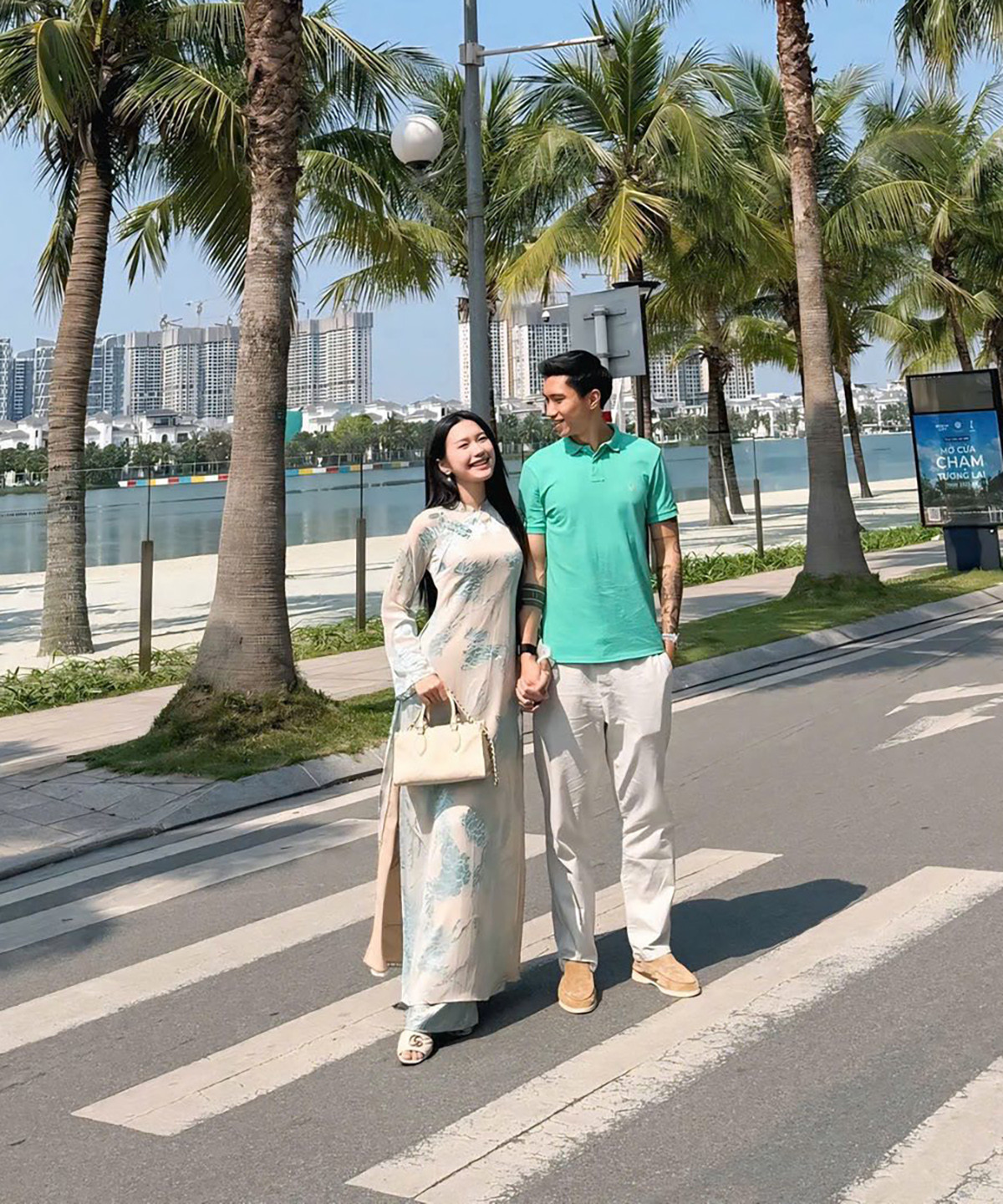 Văn Hậu chơi Tết "bù" cùng Hải My van hau hai my 4.jpg