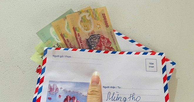Vì 5 chiếc phong bì mừng thọ của thông gia, chị...