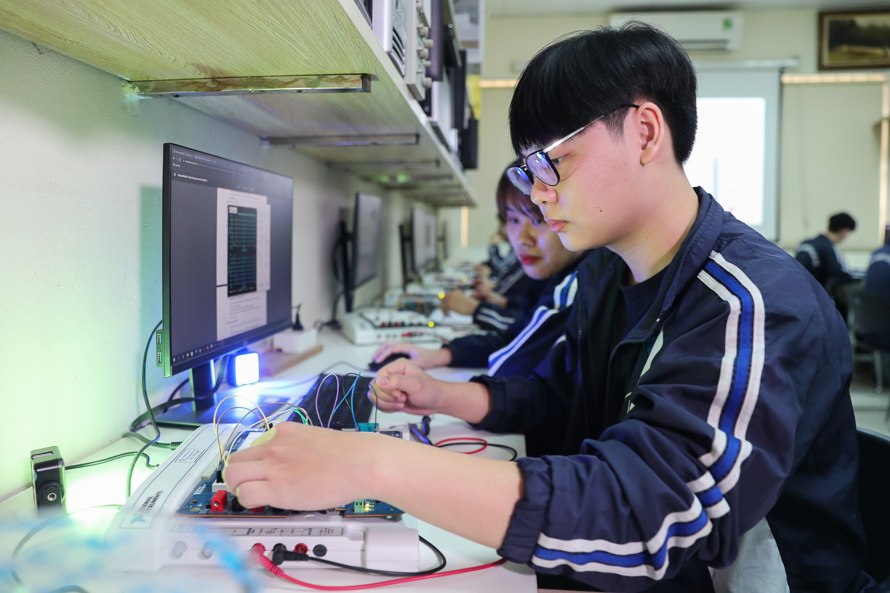 VNU   PTN UET (3).jpg